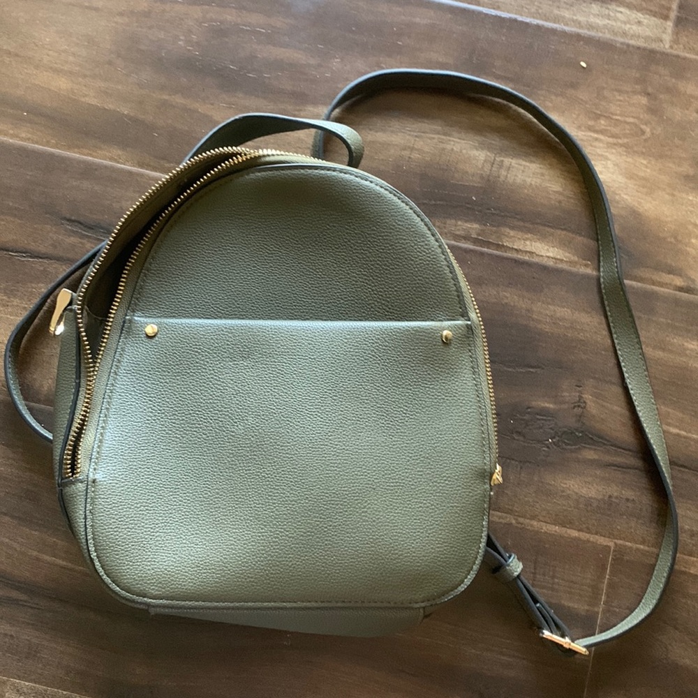 A new day backpack - army green
